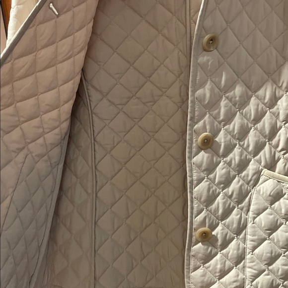 Banana Republic BR Quilted
Puffer Jacket Lightweight Softshell Ivory - Picture 9 of 10